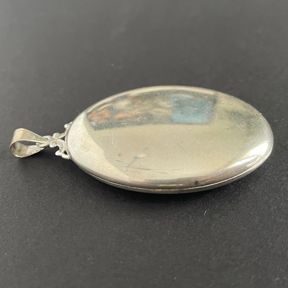 Vintage Burkhardt/Birks Large Oval Sterling Silver Locket - Picture 2 of 8